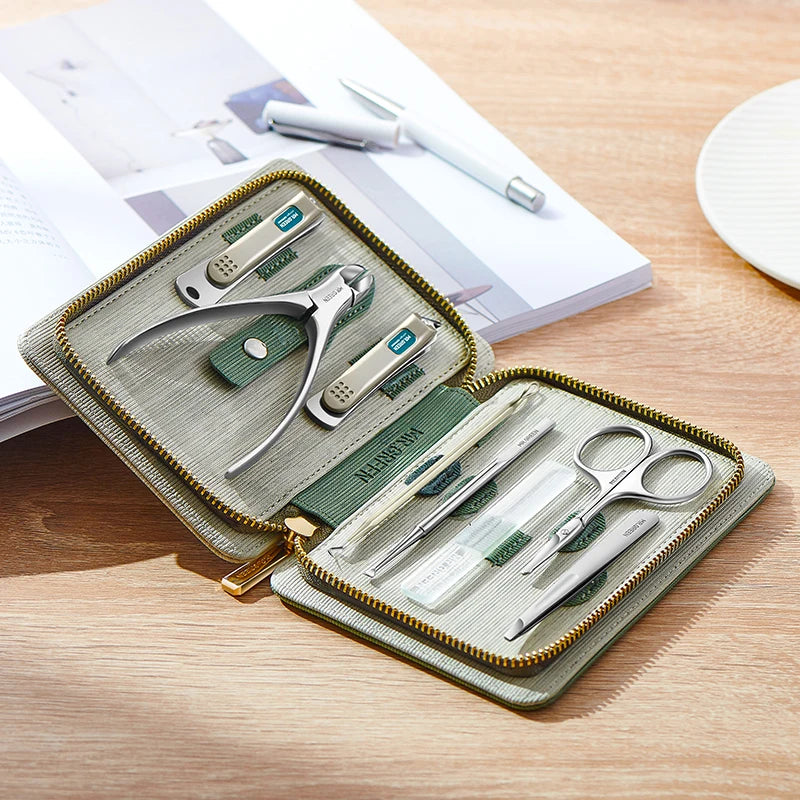 MR.GREEN Manicure Pedicure Set